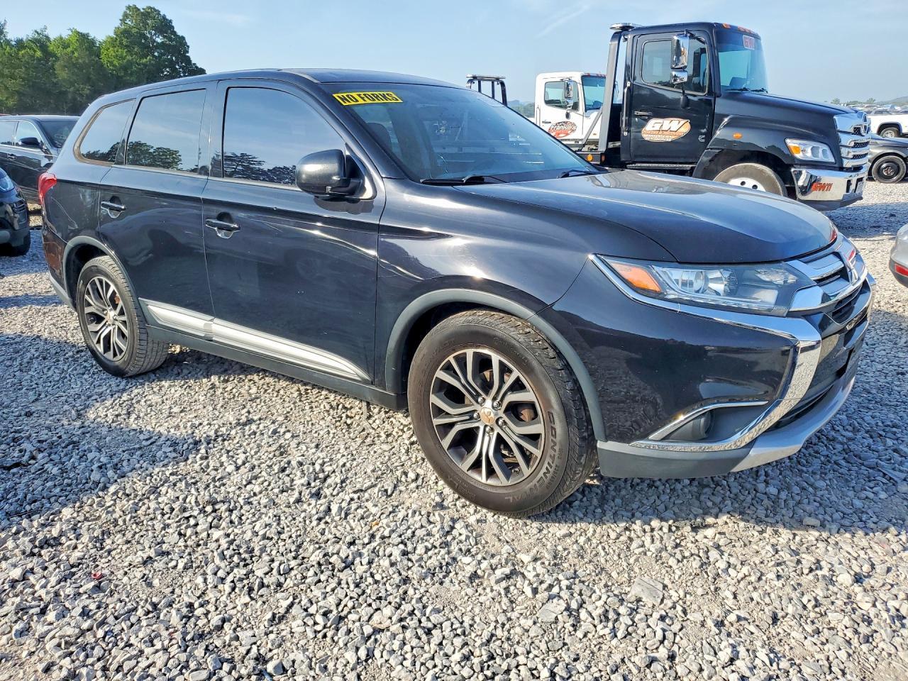 2016 Mitsubishi Outlander Es - Image 4