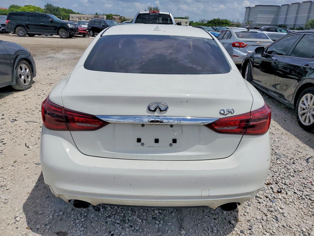 2018 Infiniti Q50 3.0T Luxe - Image 6