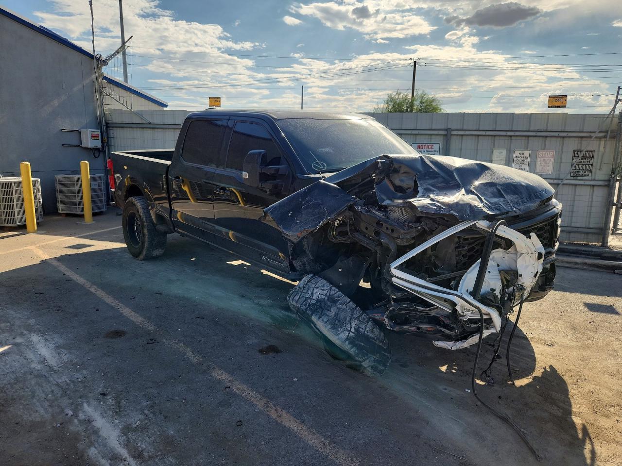 2023 Ford F350 Super Duty - Фото 4