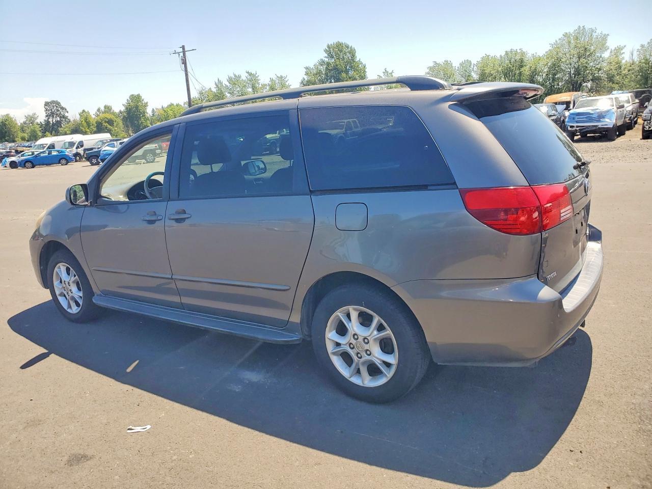 2004 Toyota Sienna Xle 7 Passenger - Фото 2