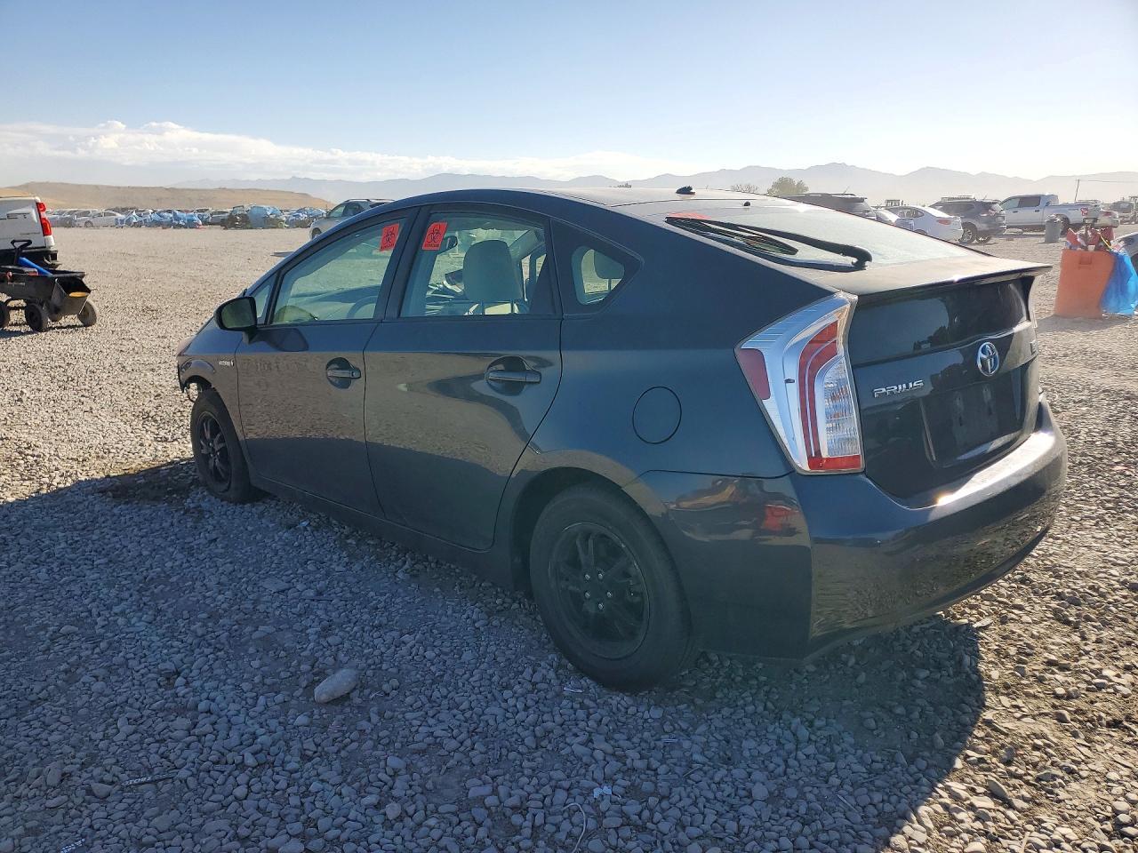 2012 Toyota Prius Two - Фото 2