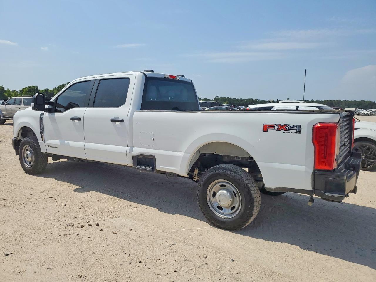 2024 Ford F250 Super Duty - Фото 2