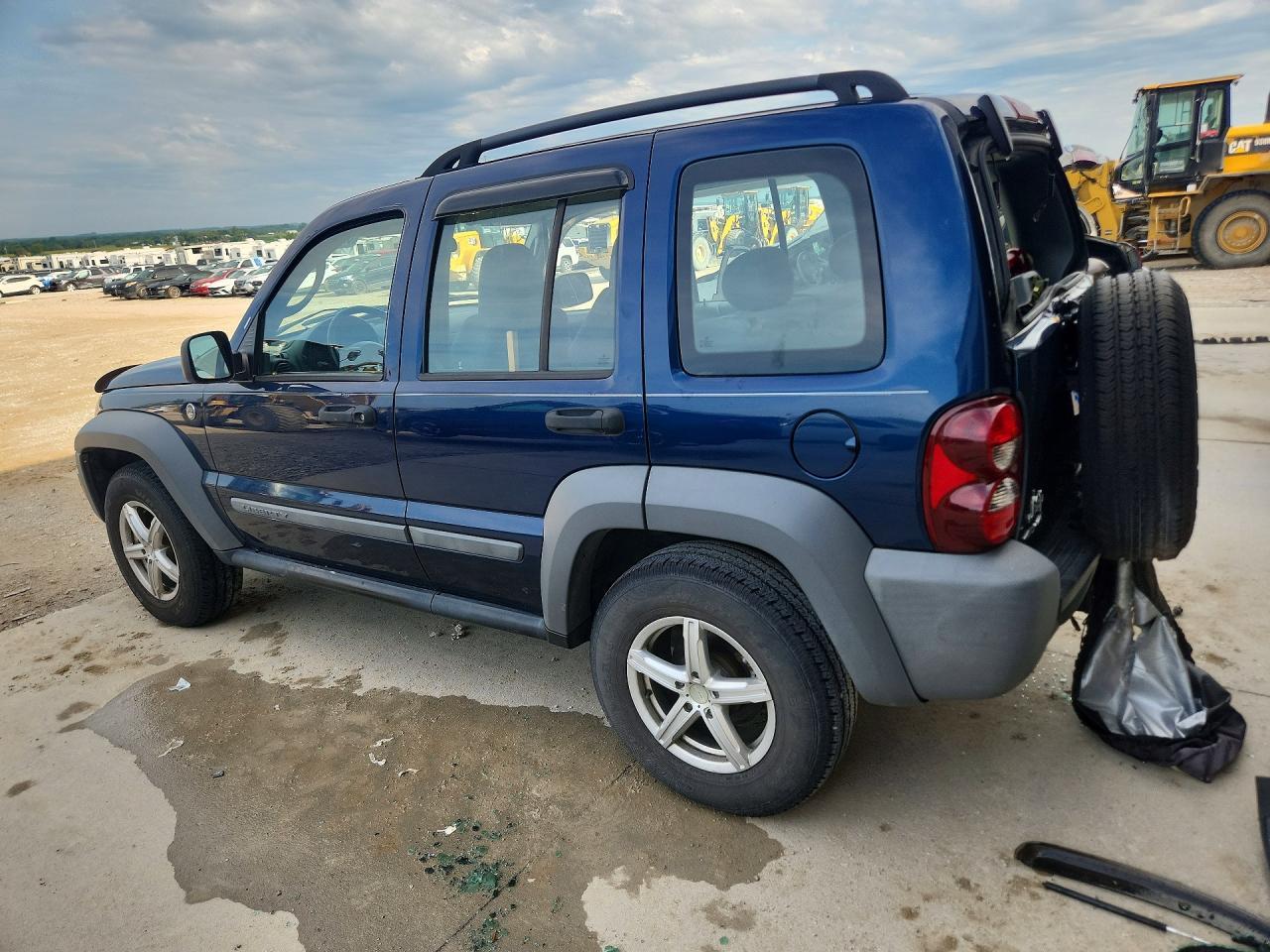 2005 Jeep Liberty Sport - Фото 2