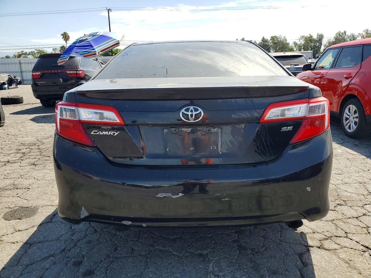 2014 Toyota Camry Se - Image 6