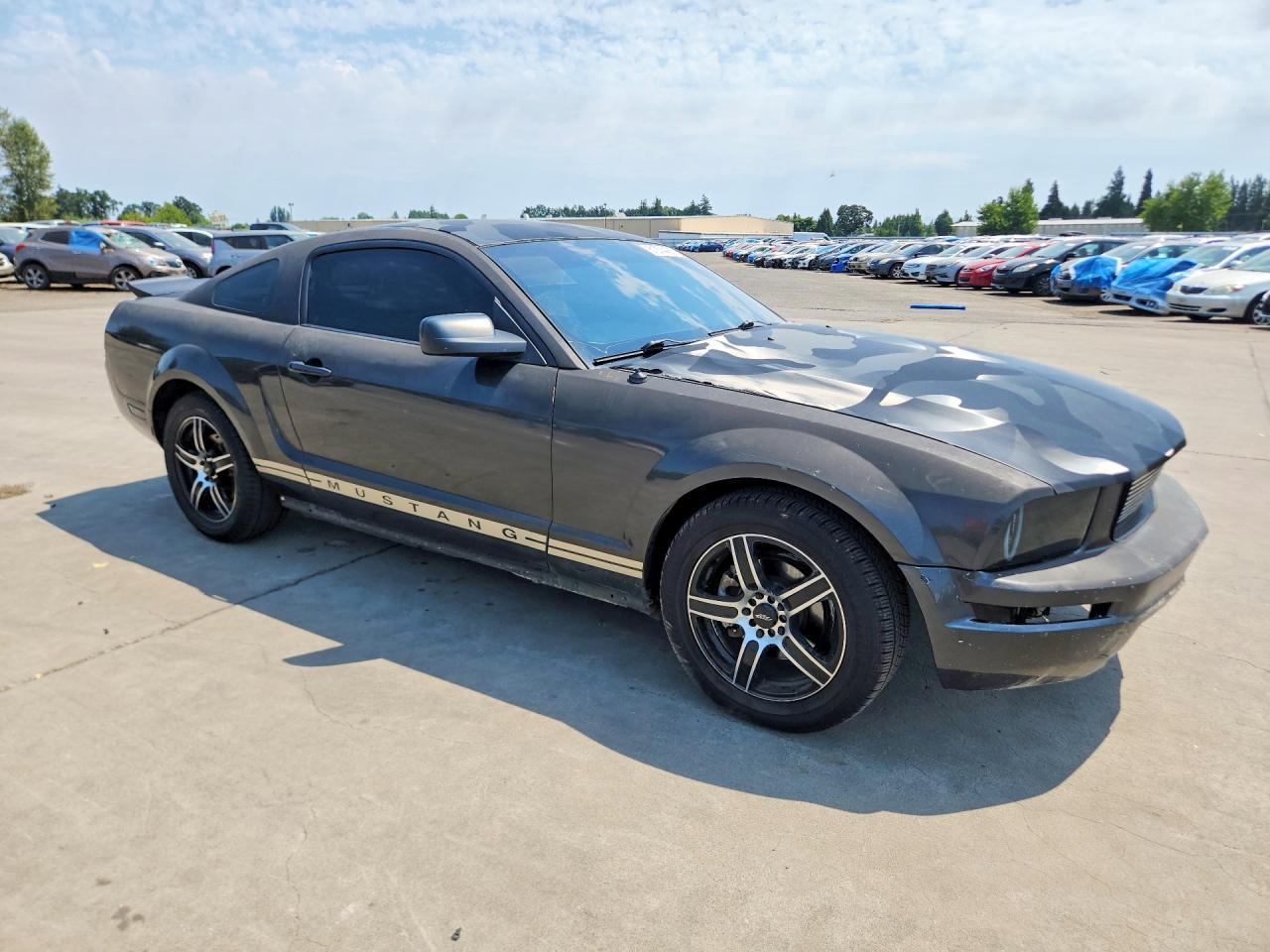2007 Ford Mustang - Image 4