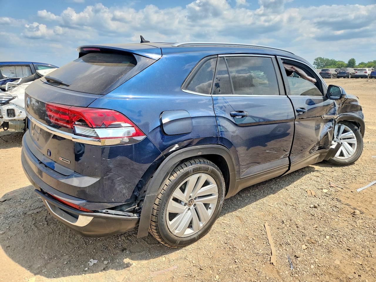 2020 Volkswagen Atlas Cross Sport Se - Фото 3