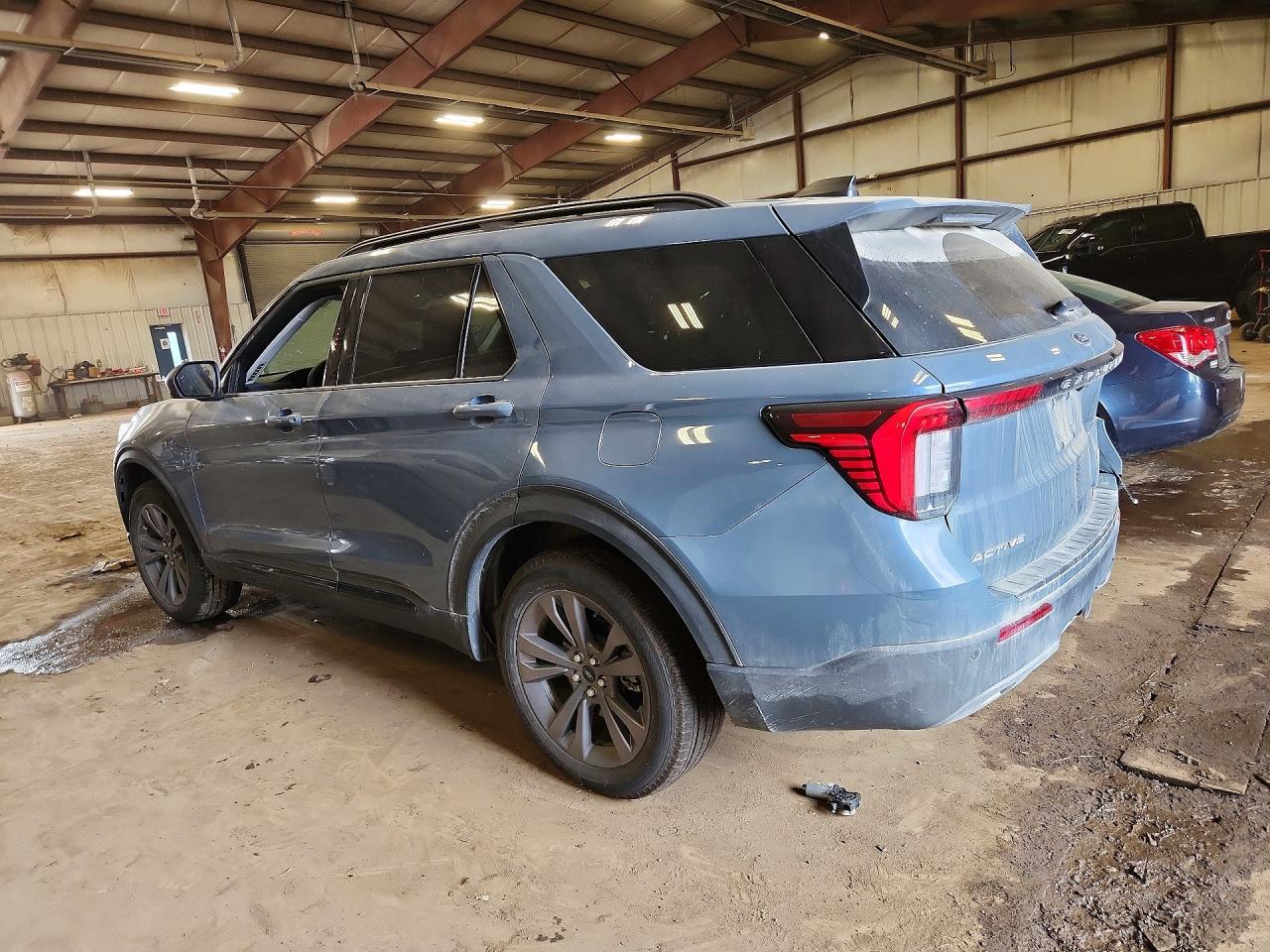 2026 Ford Explorer Active - Image 2