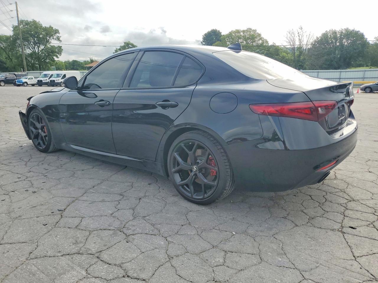2020 Alfa Romeo Giulia - Image 2