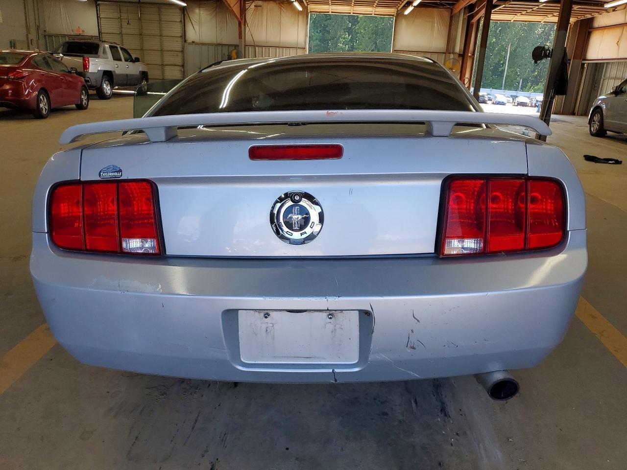 2005 Ford Mustang - Фото 6