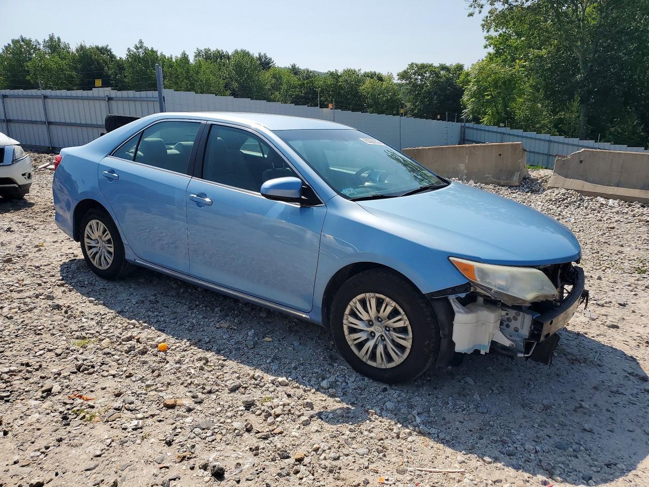 2013 Toyota Camry Le - Image 4