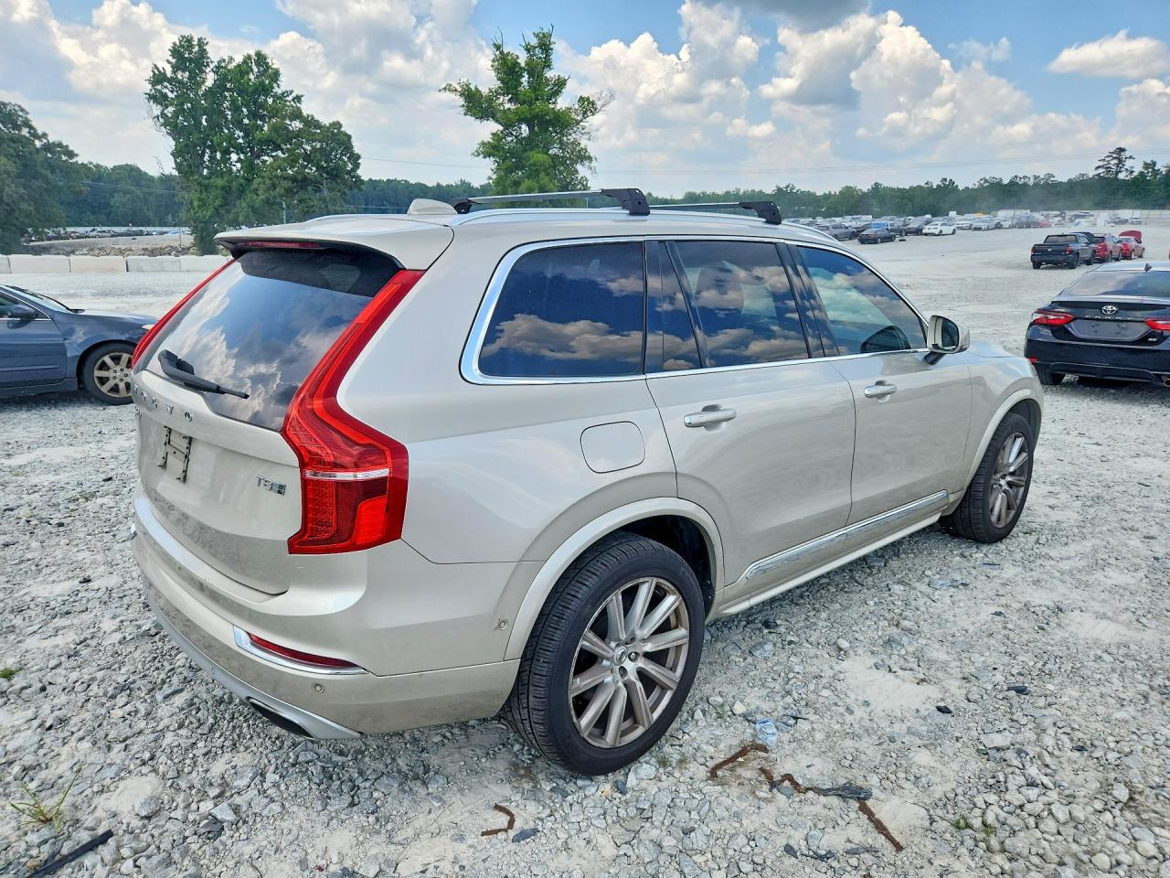 2017 Volvo Xc90 T8 - Image 3