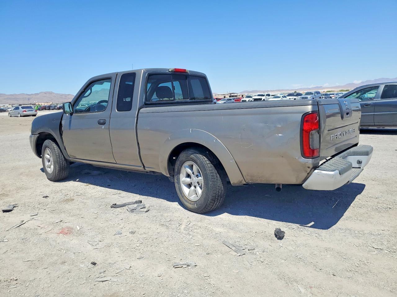 2003 Nissan Frontier - Фото 2