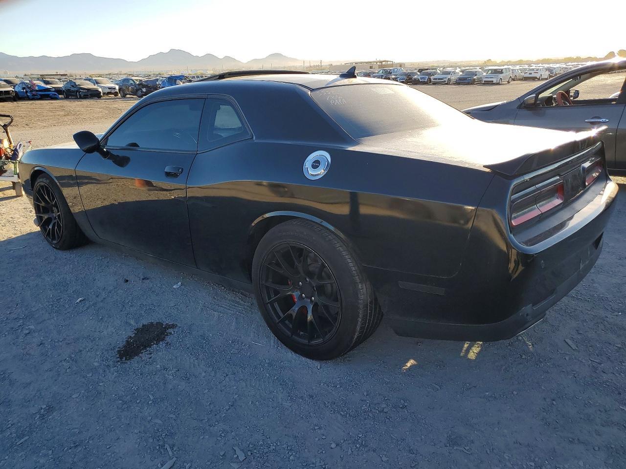2016 Dodge Challenger Srt 392 - Image 2