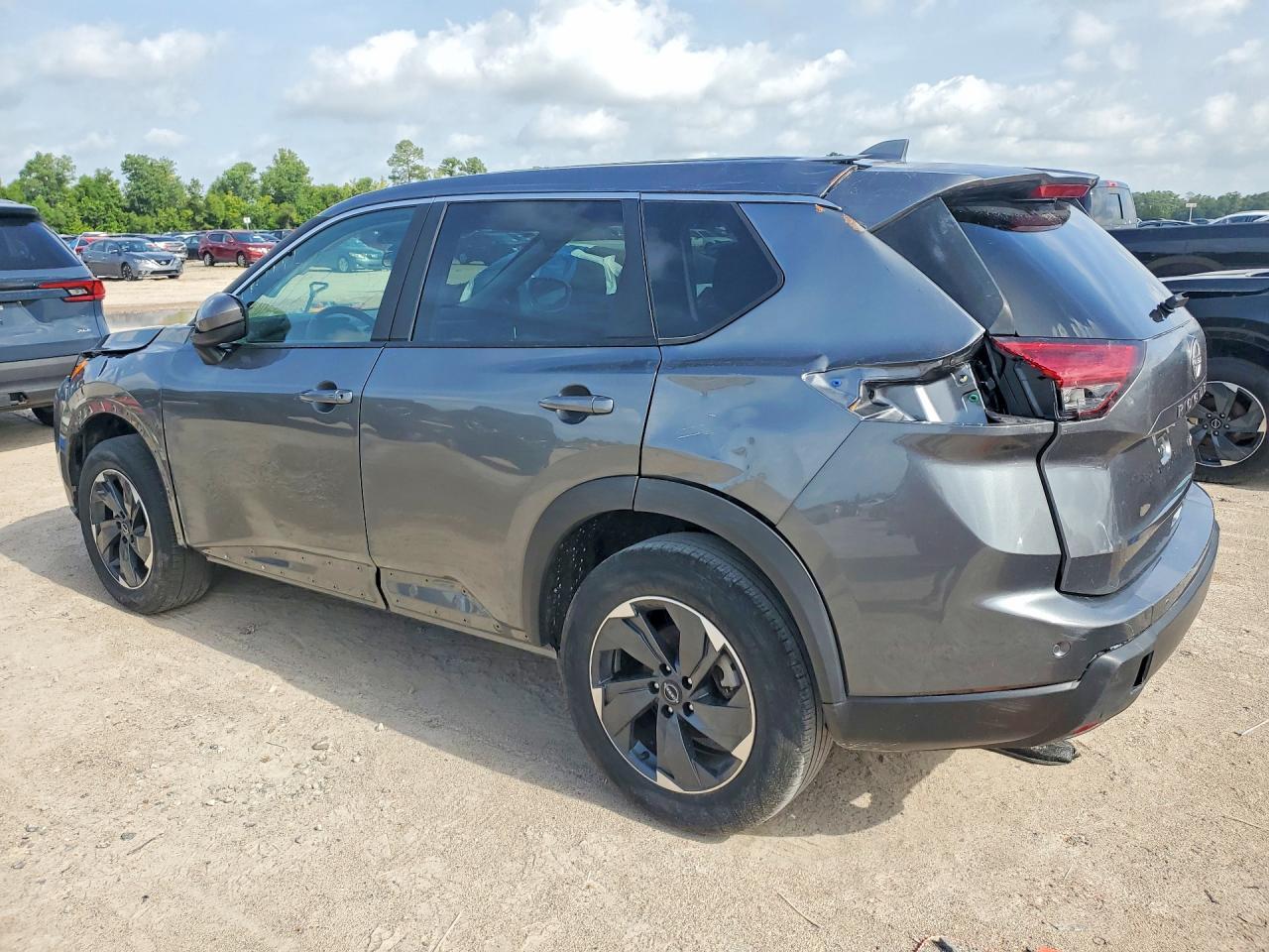 2025 Nissan Rogue Sv - Image 2