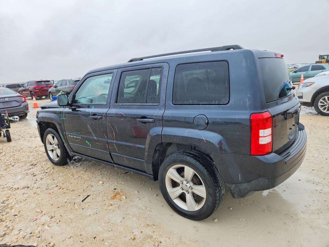 2014 Jeep Patriot Latitude - Фото 2