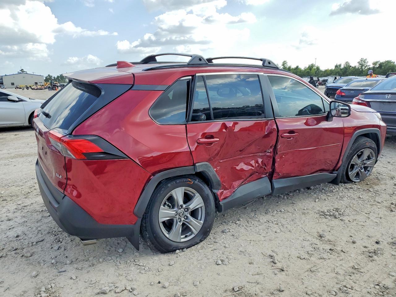 2024 Toyota Rav4 Xle - Фото 3