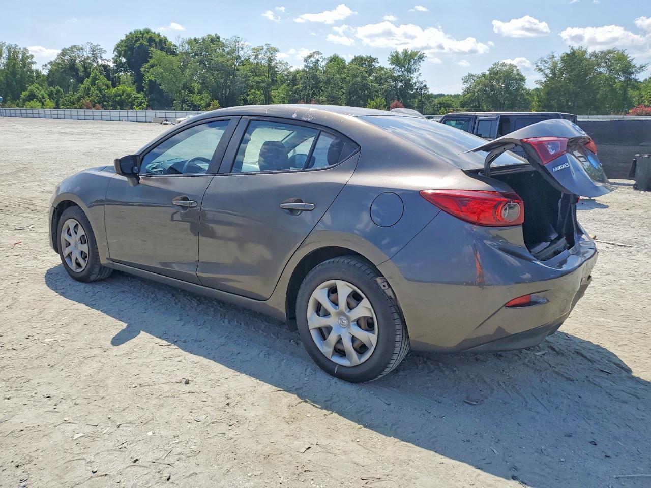2014 Mazda 3 Sport - Image 2