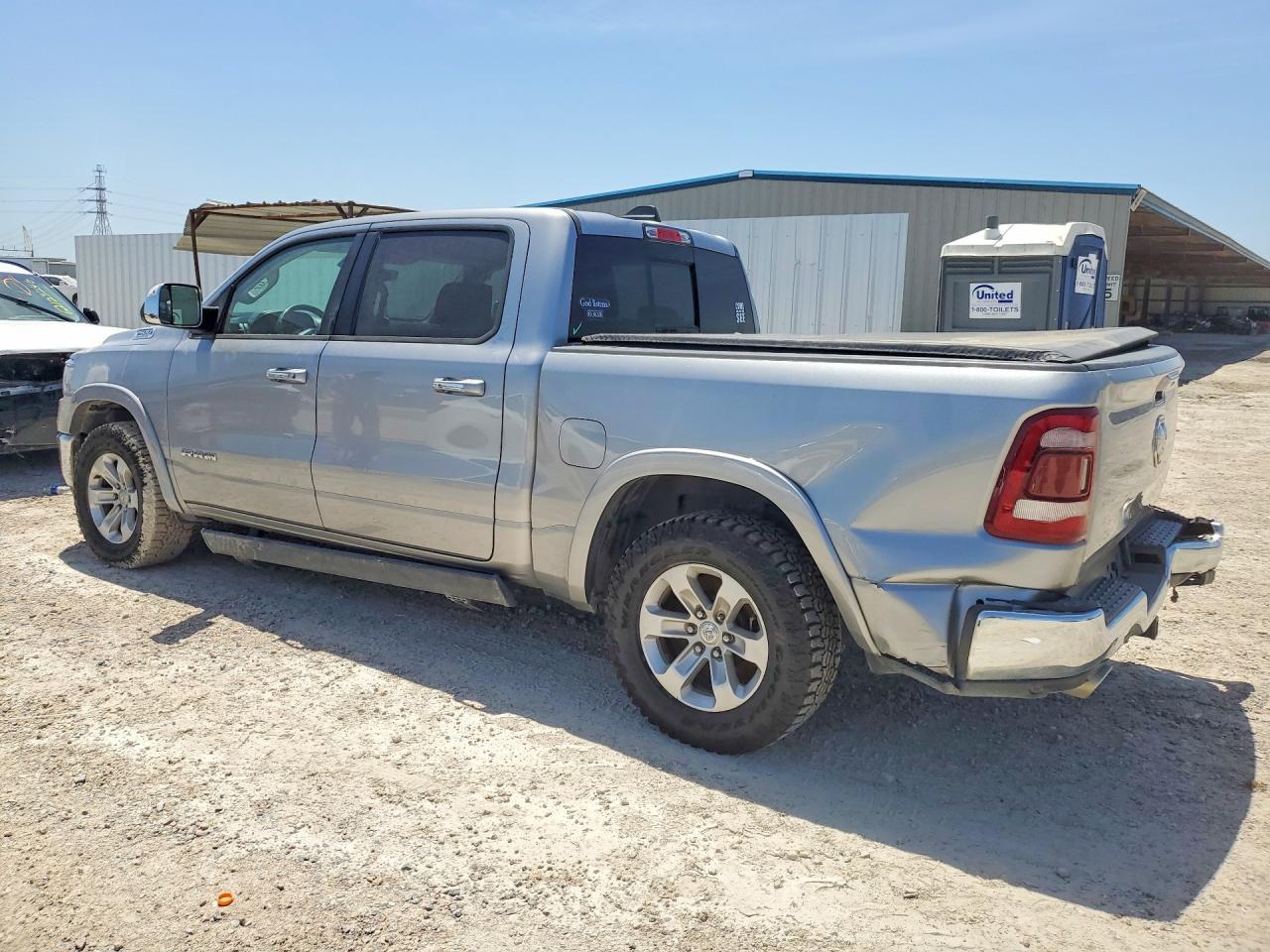 2019 Ram 1500 Laramie - Фото 2