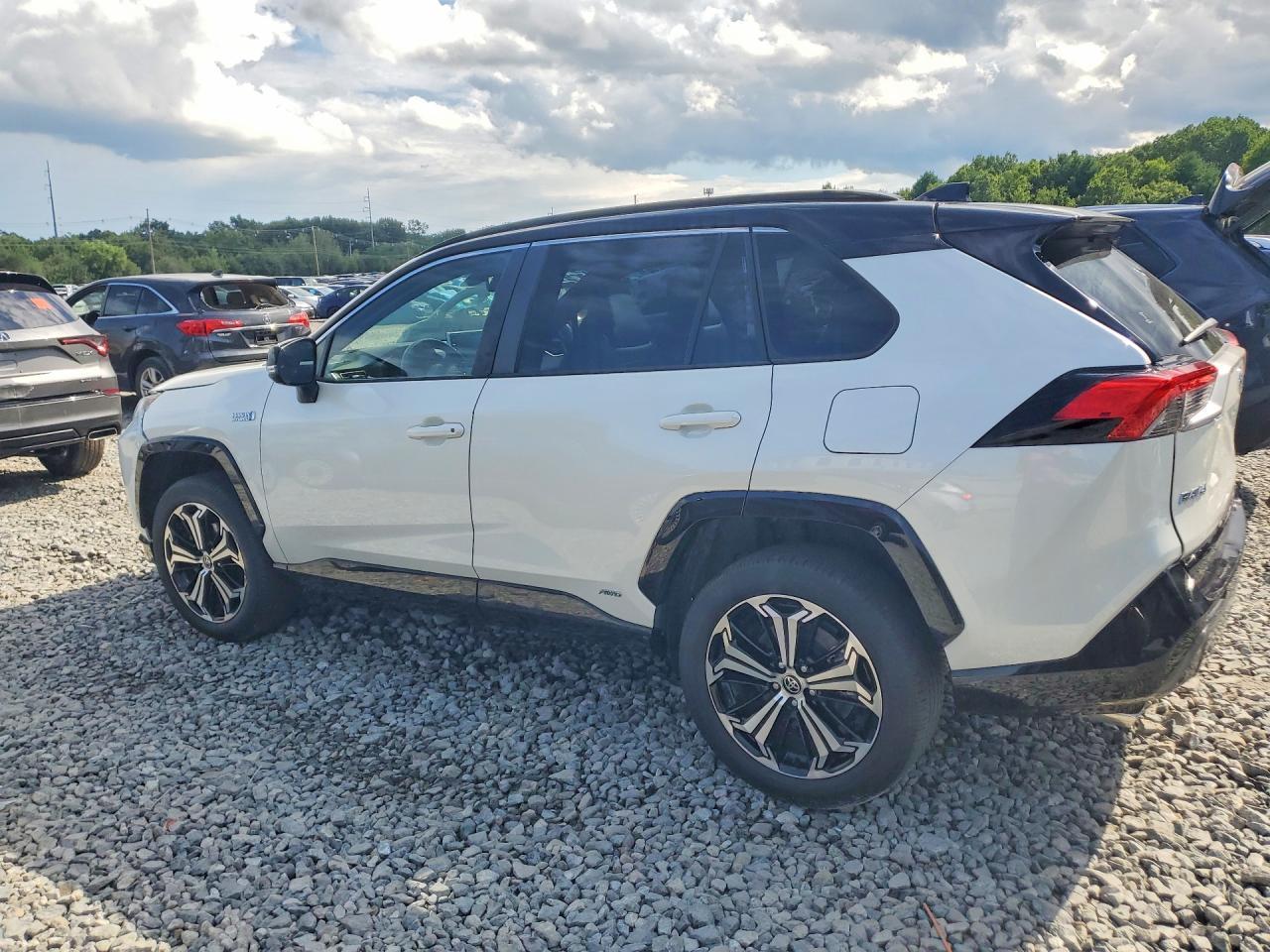 2021 Toyota Rav4 Prime Xse - Image 2