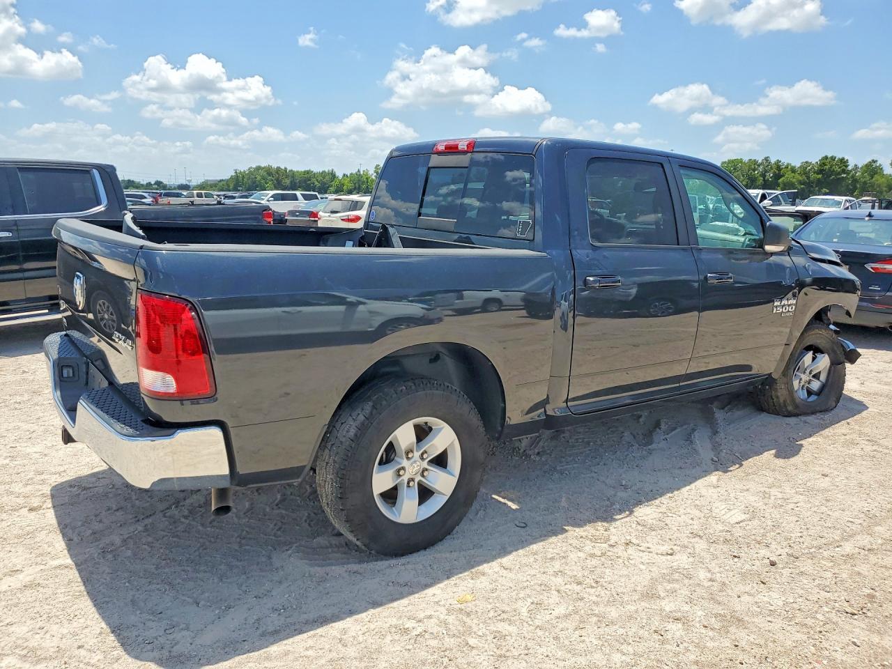2020 Ram 1500 Classic Warlock - Фото 3