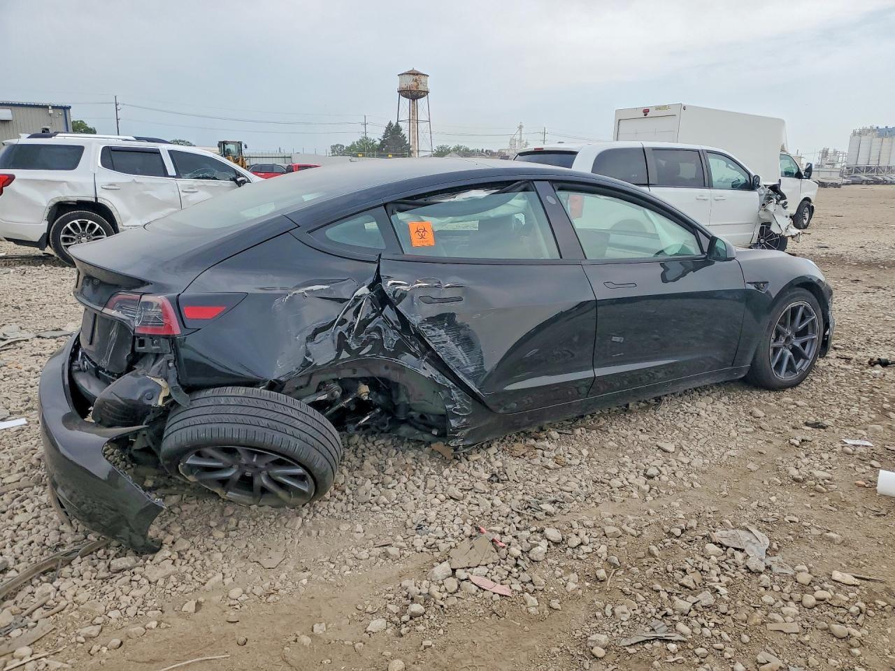 2023 Tesla Model 3 - Фото 3
