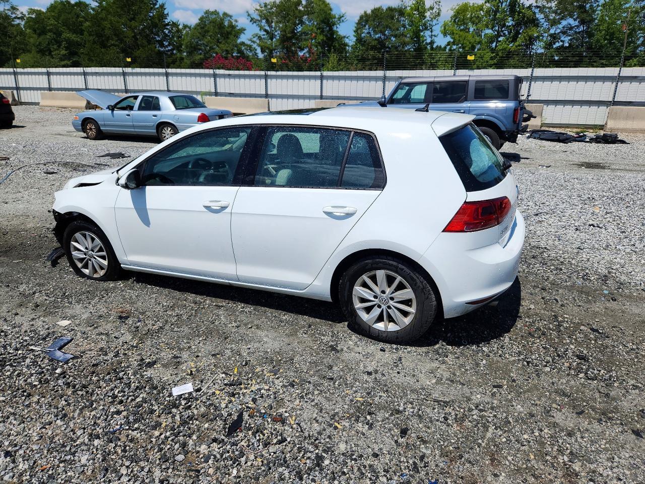 2016 Volkswagen Golf S/Se - Image 2