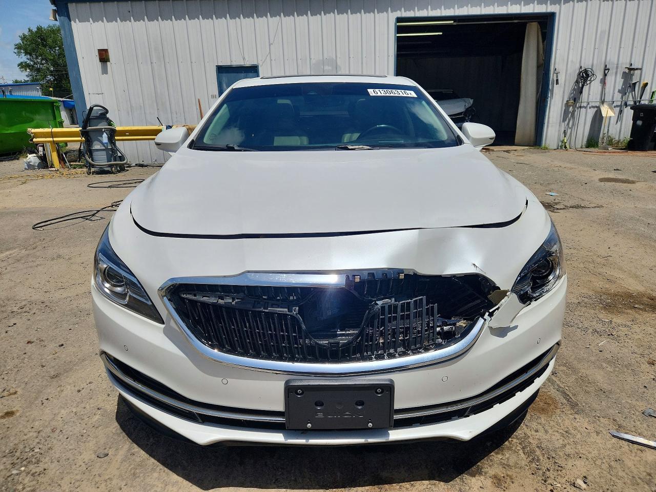 2017 Buick Lacrosse Premium - Image 5