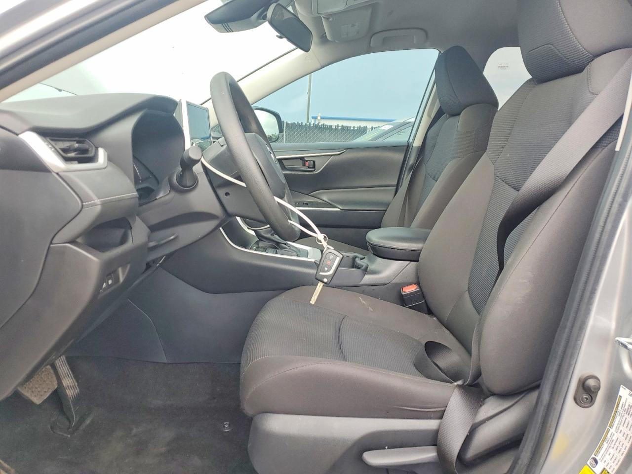 2025 Toyota Rav4 Le - Фото 7