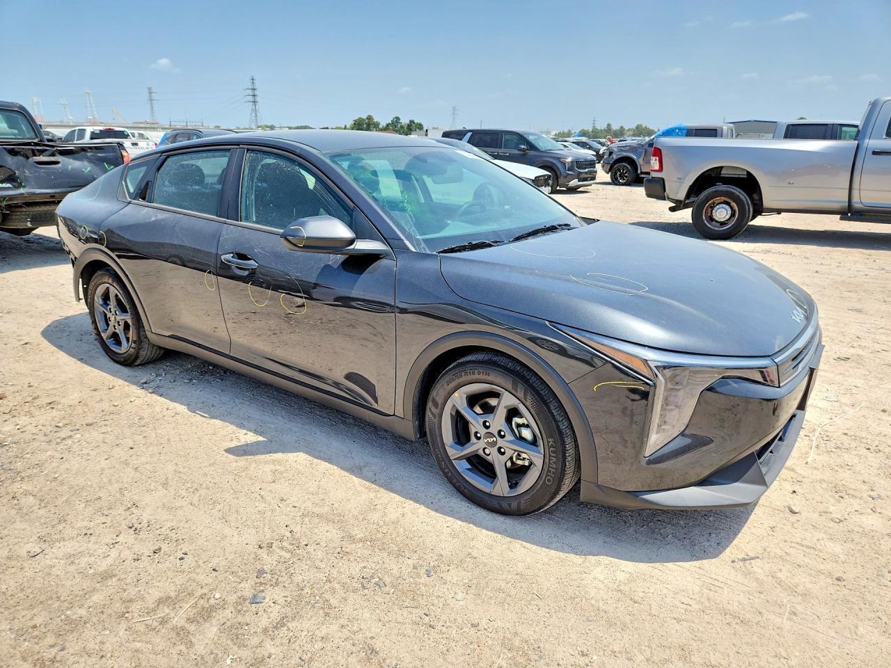 2025 Kia K4 Lxs - Image 4