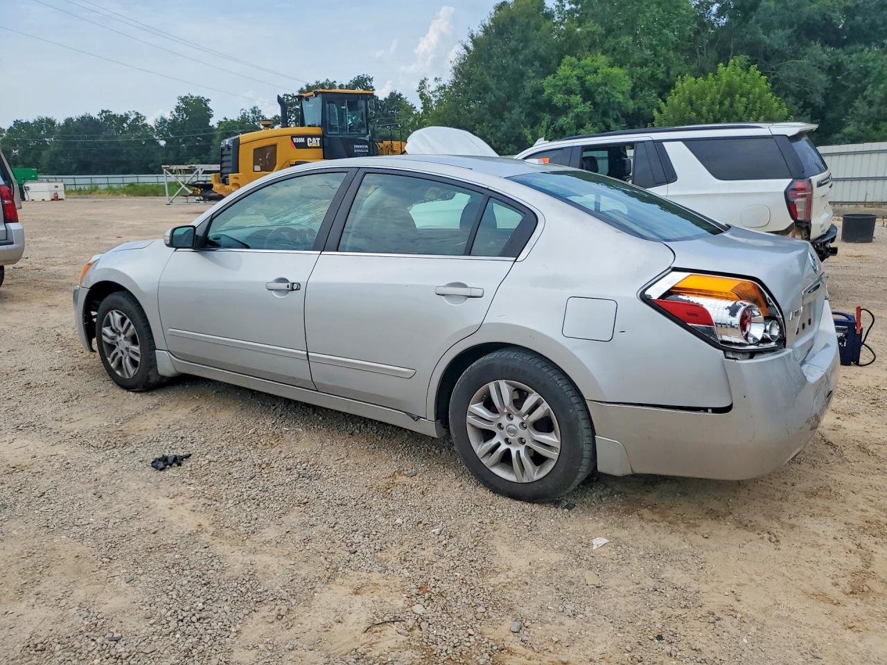 2010 Nissan Altima 2.5 - Image 2