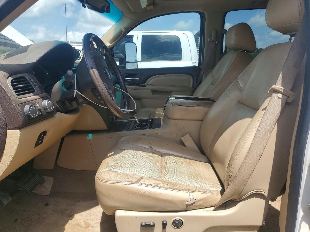 2011 GMC Sierra K3500 Denali - Фото 7