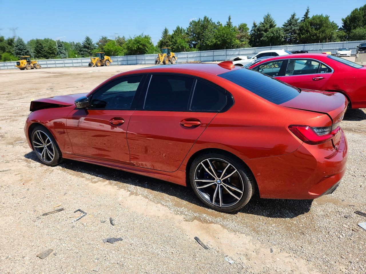 2021 BMW 330Xe - Фото 2