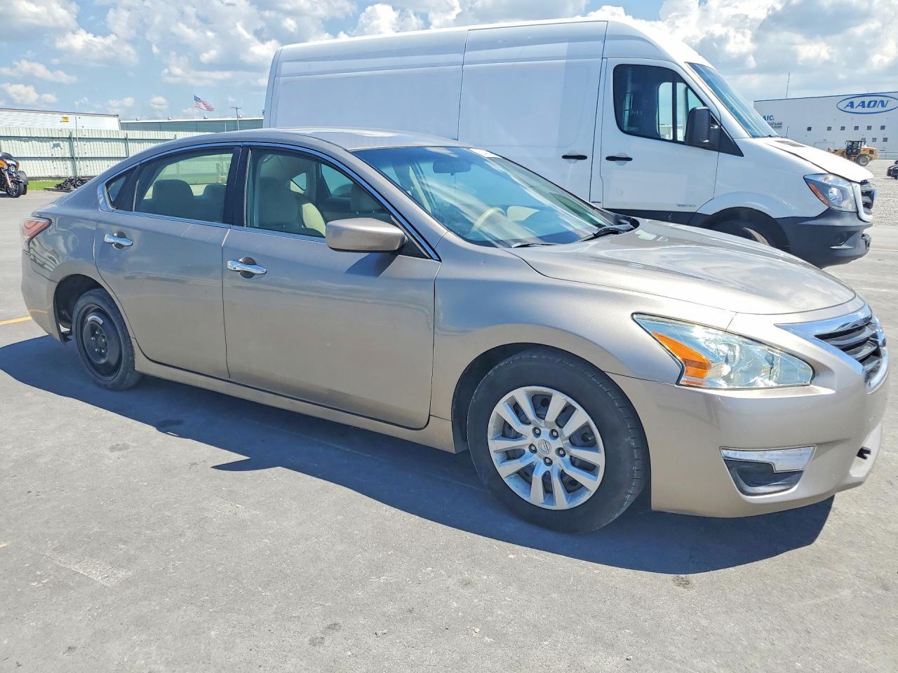 2015 Nissan Altima 2.5 S - Image 4