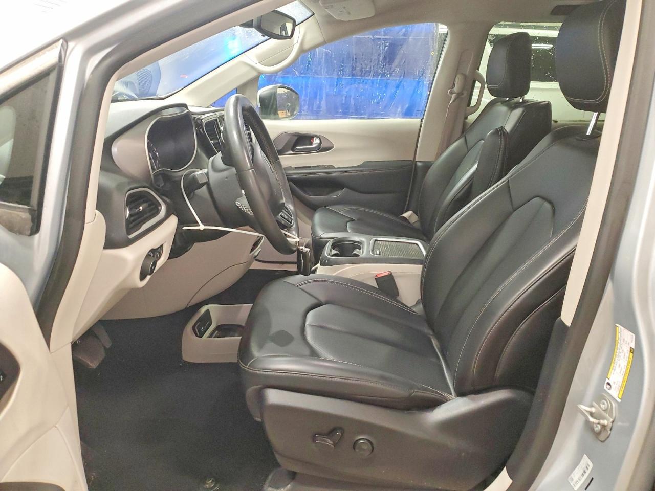 2023 Chrysler Pacifica Touring L - Фото 7