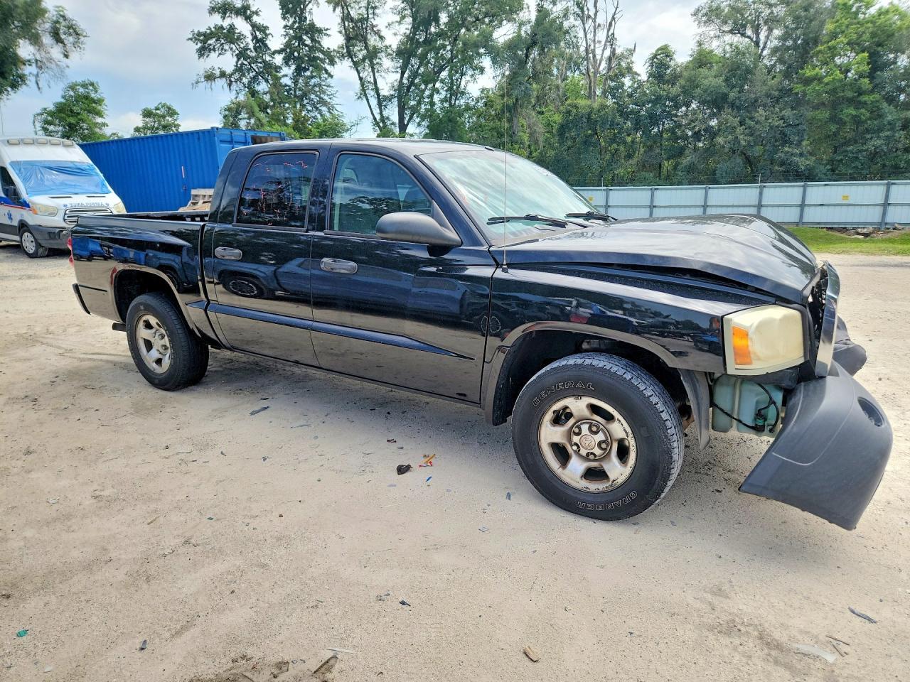 2005 Dodge Dakota Quad - Image 4