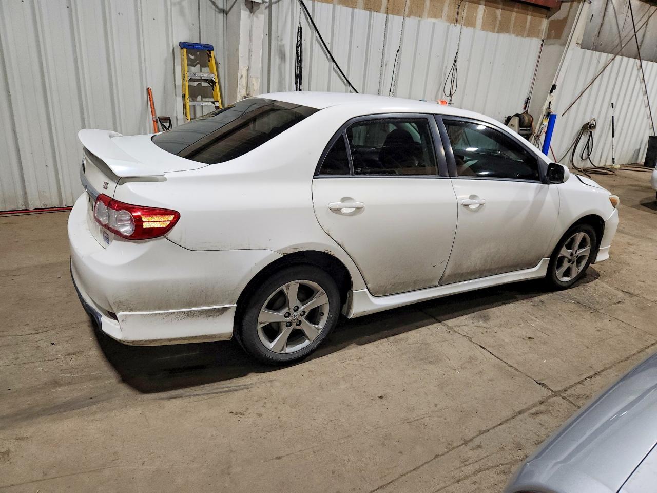 2013 Toyota Corolla L - Фото 3