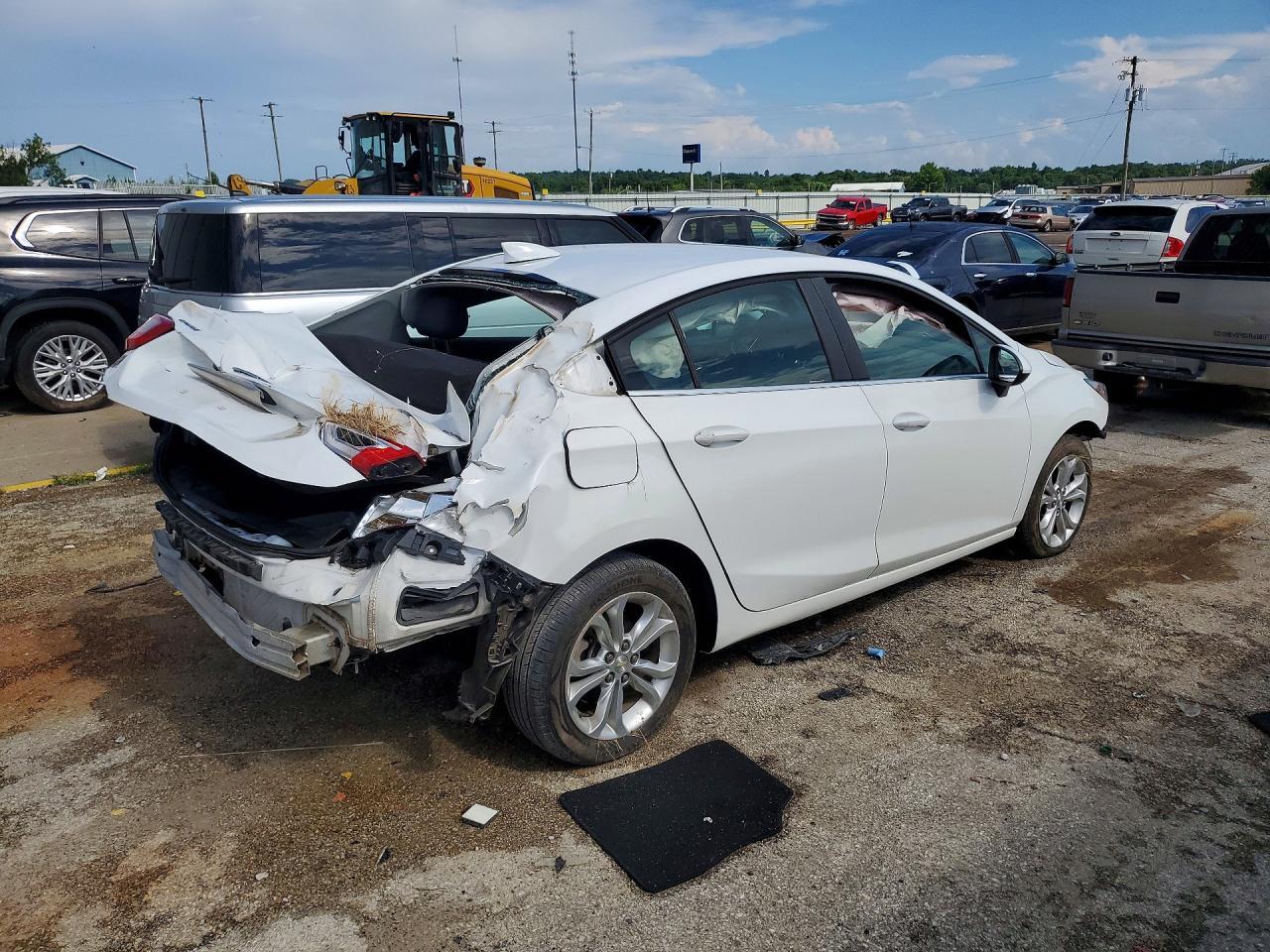 2019 Chevrolet Cruze Lt - Image 3