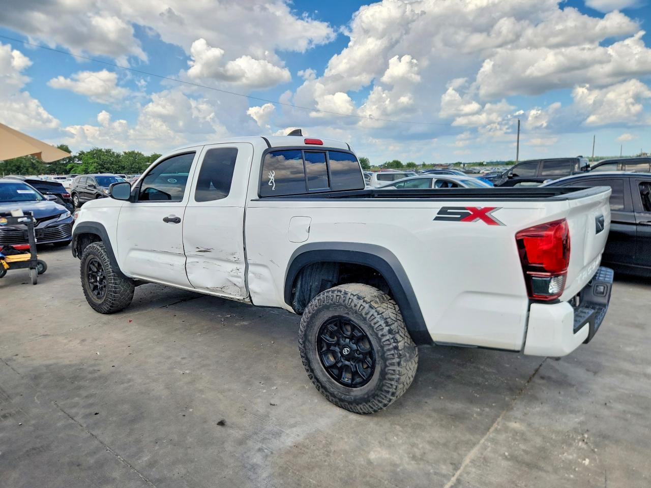 2022 Toyota Tacoma Sr - Фото 2