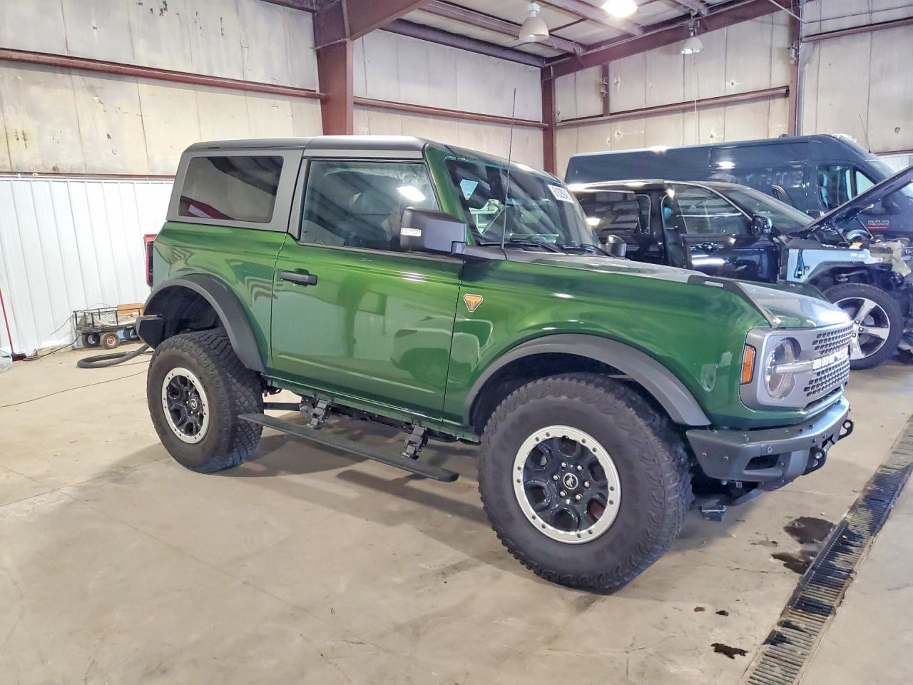 2023 Ford Bronco Base - Image 4