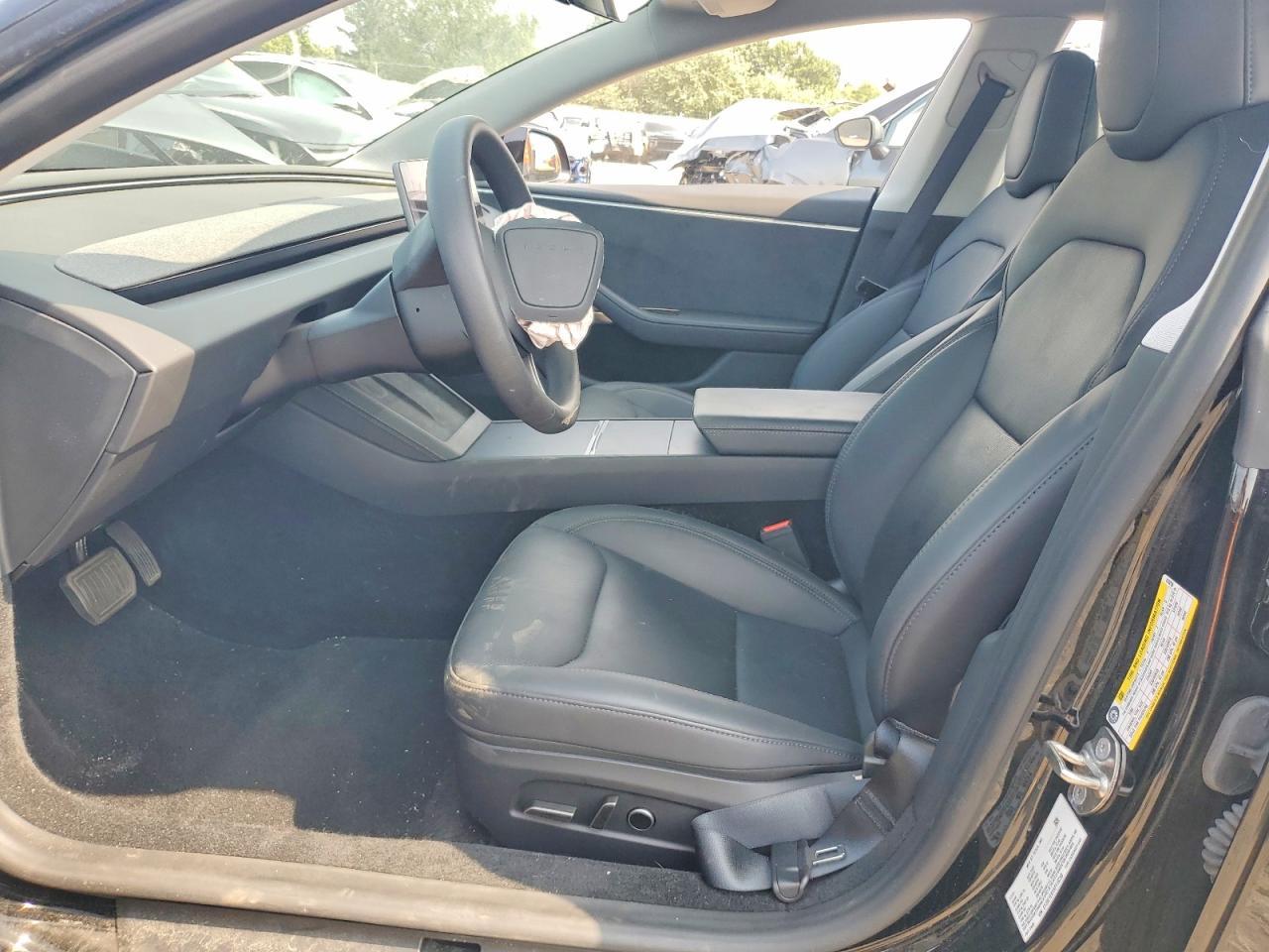2024 Tesla Model 3 - Image 7