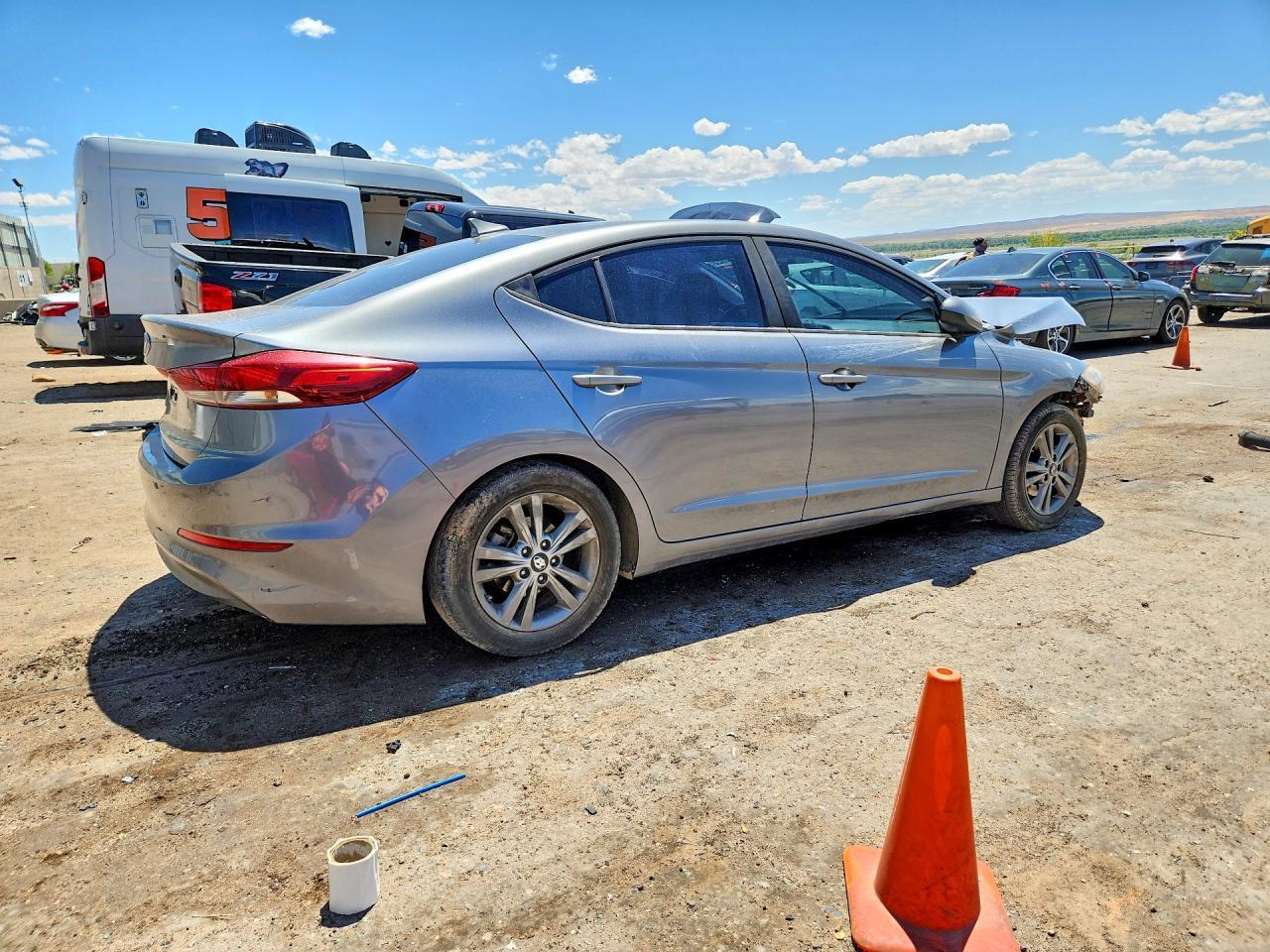 2018 Hyundai Elantra - Image 3