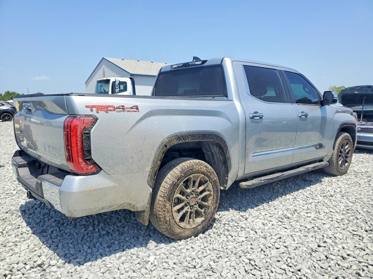 2025 Toyota Tundra - Фото 3