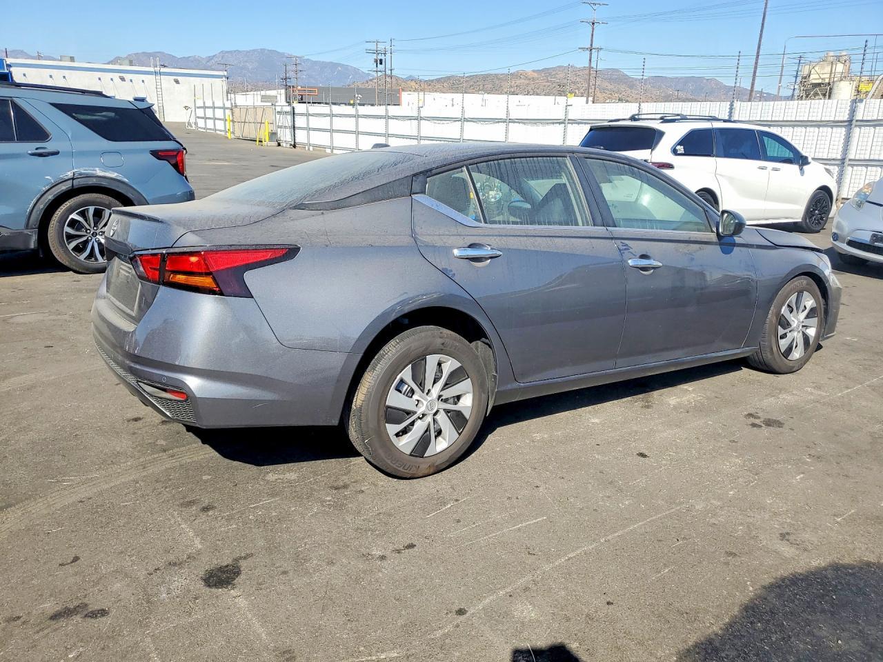 2025 Nissan Altima S - Image 3