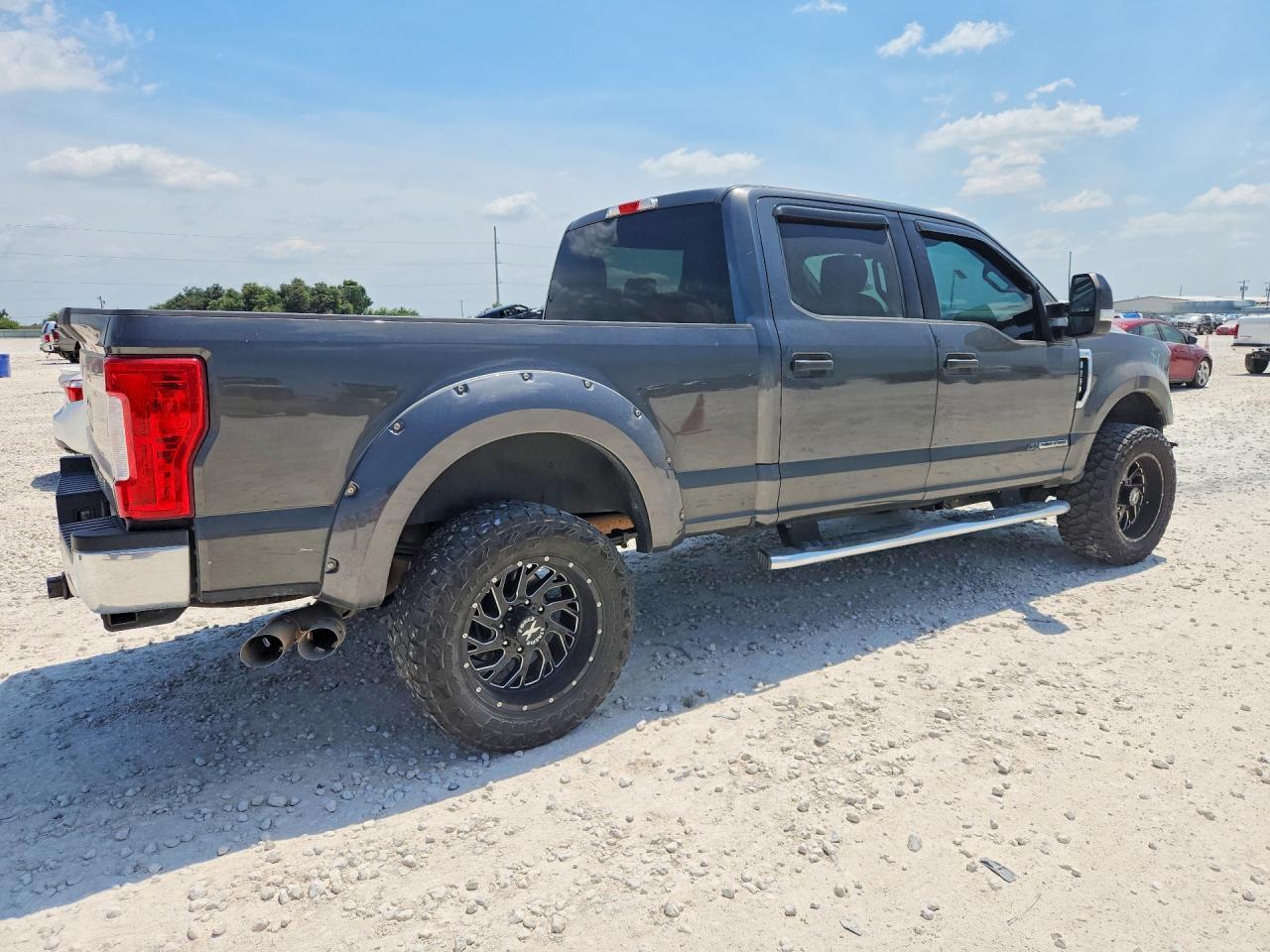 2018 Ford F250 Super Duty - Фото 3