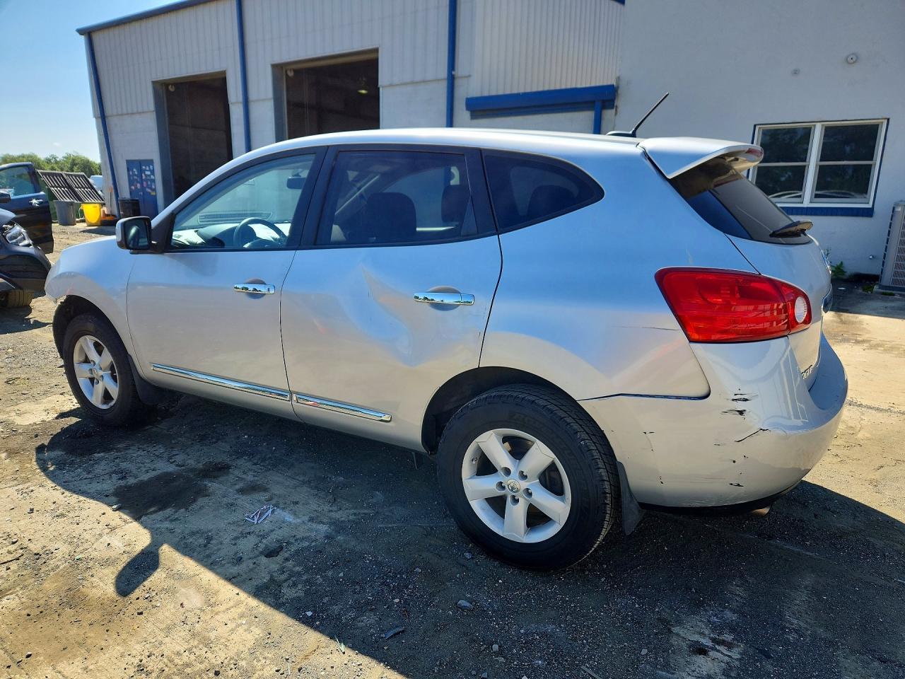 2013 Nissan Rogue S - Фото 2