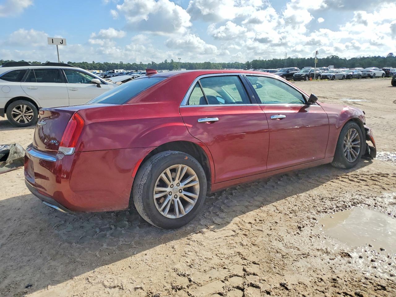 2016 Chrysler 300C - Фото 3