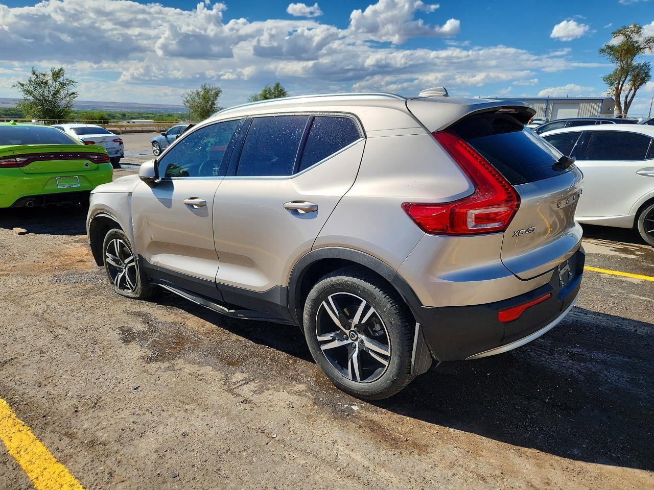 2023 Volvo Xc40 Plus - Фото 2