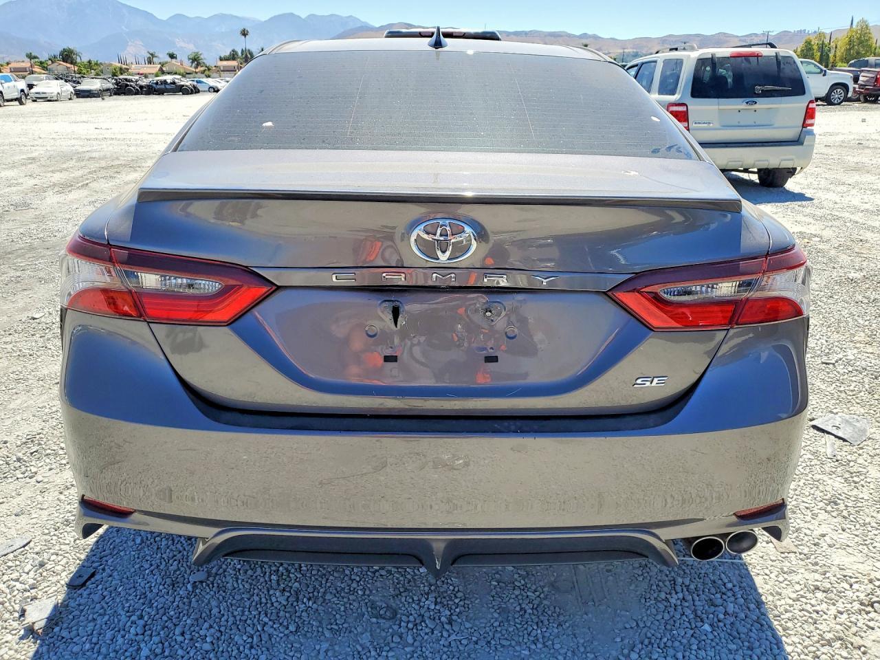 2024 Toyota Camry Se - Image 6
