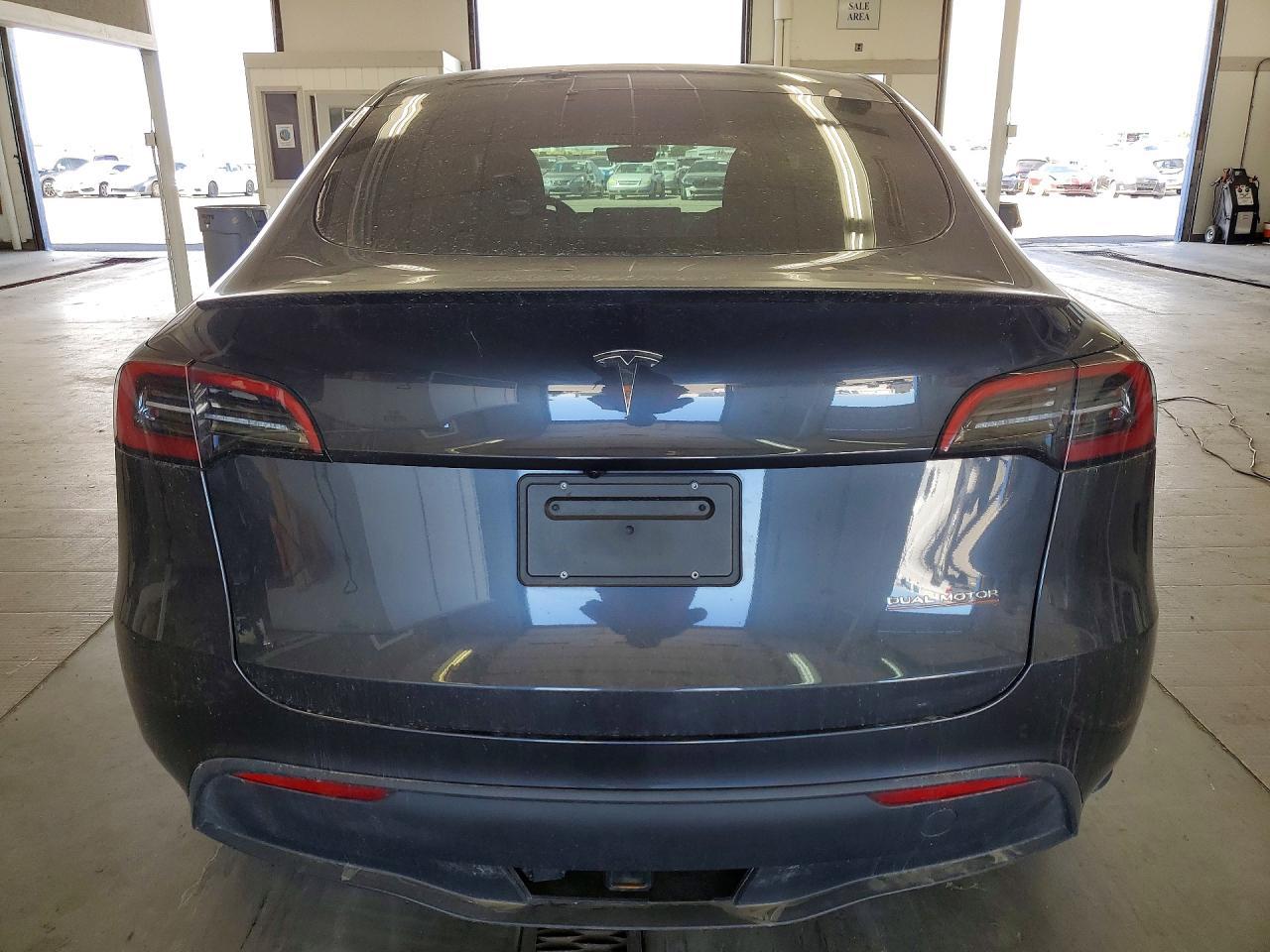 2024 Tesla Model Y - Image 6