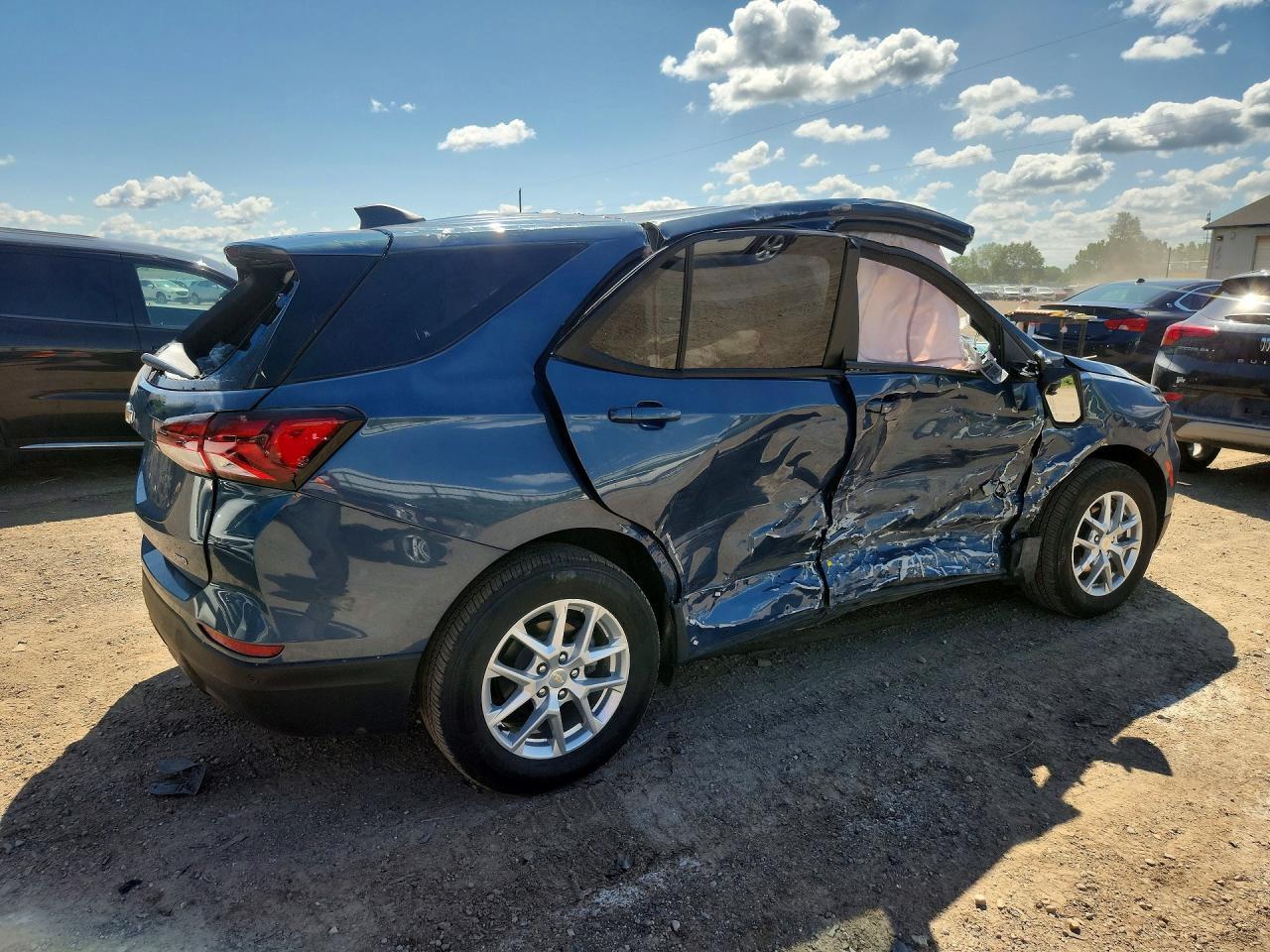 2024 Chevrolet Equinox Ls - Фото 3